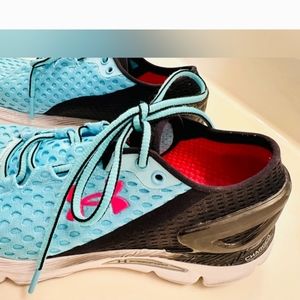 UNDER ARMOUR Women's Speedform Gemini 2 Running Shoes Strobe Blue & Hot Pink sz9